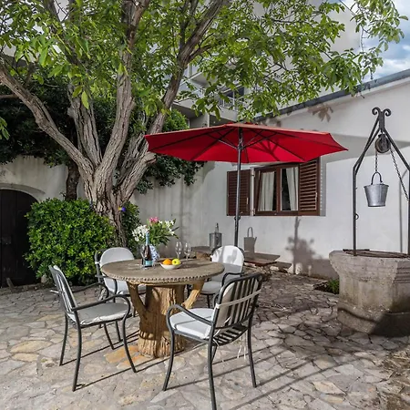 Lovely By The Sea Hotel Selce
