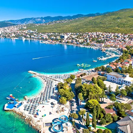 Hotel Lovely By The Sea 3*